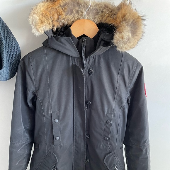 Authentic Canada Goose Coat size small - Picture 2 of 6